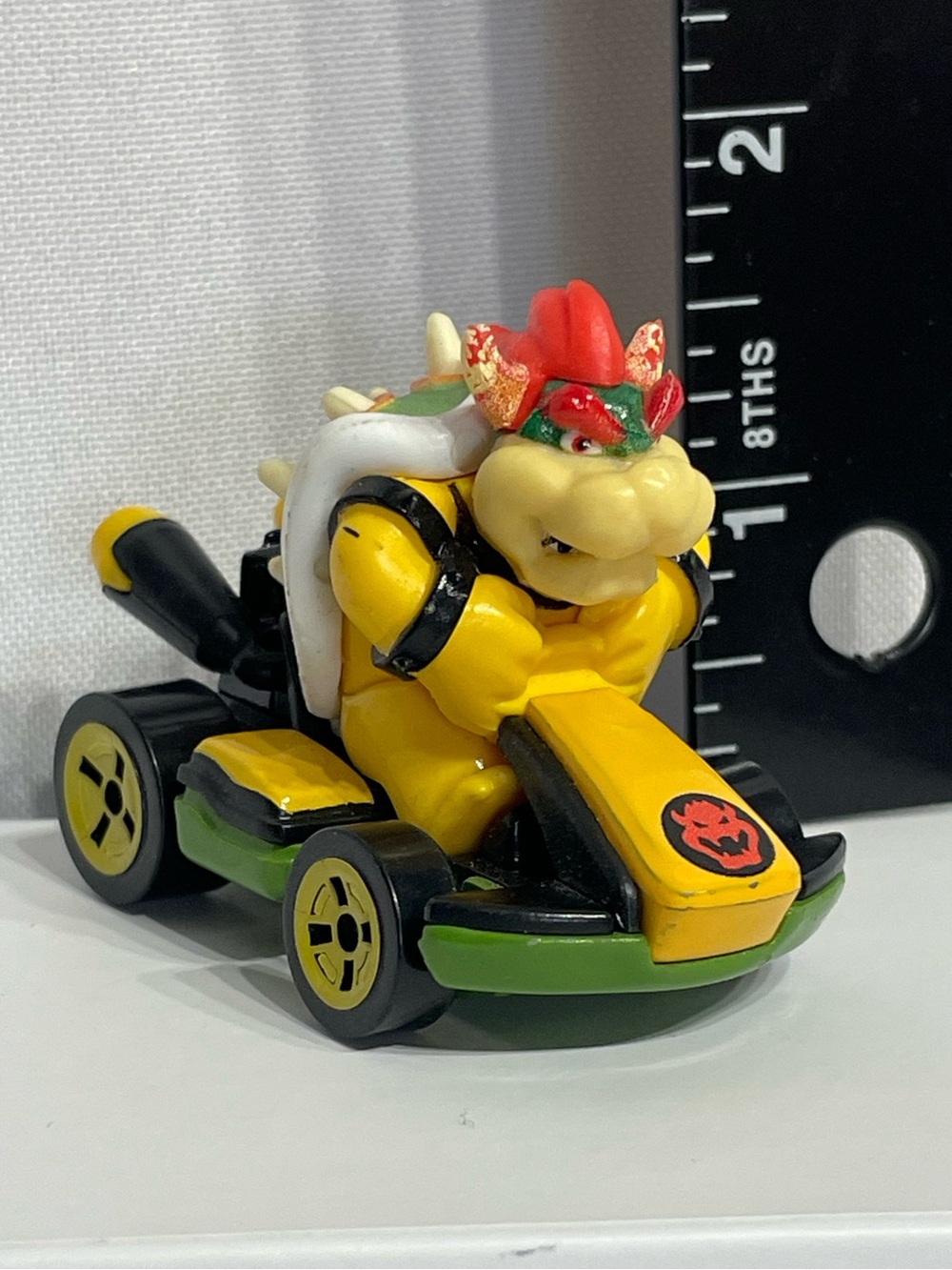 Hot Wheels Mario Kart Bowser Standard Kart 1:64 scale die-cast toy vehicle